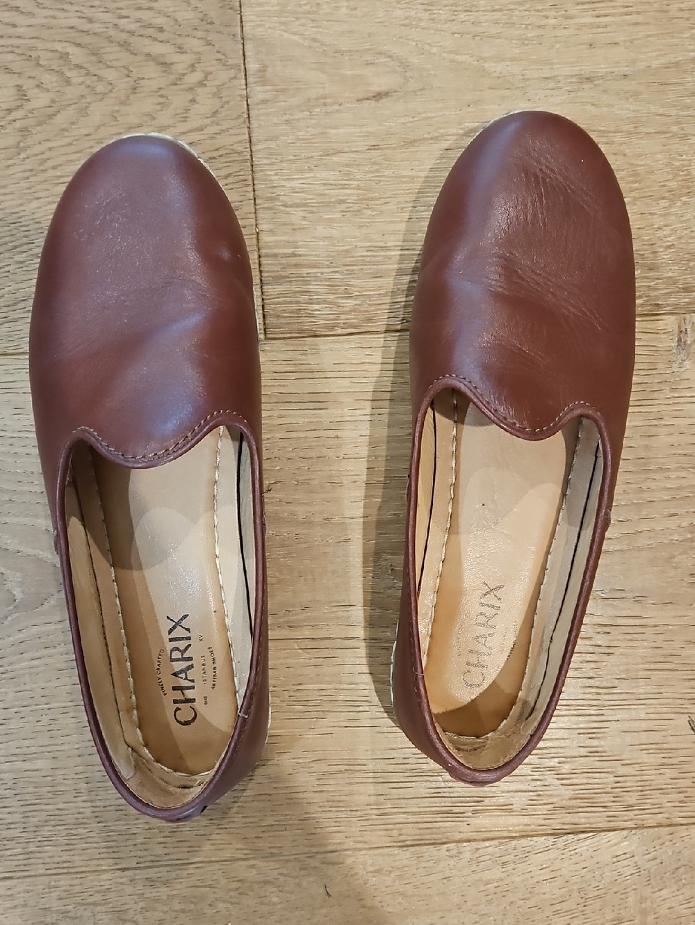 CHARIX Brown Leather Slip-On Loafers